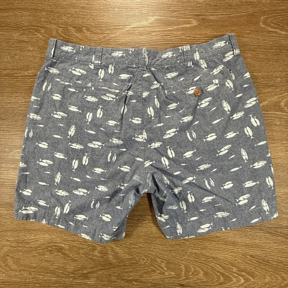 J.Crew Men's Reade Fish Print Shorts Blue Chambray Cotton Flat Front 36W Coastal